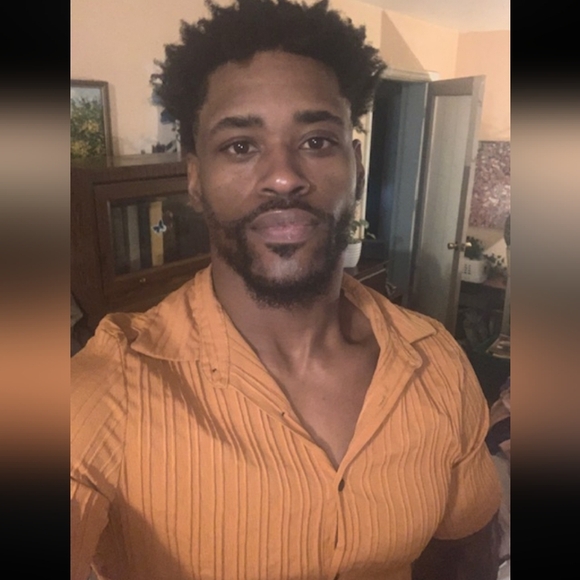 Meet your Posher, Brandon - Picture 1 of 8